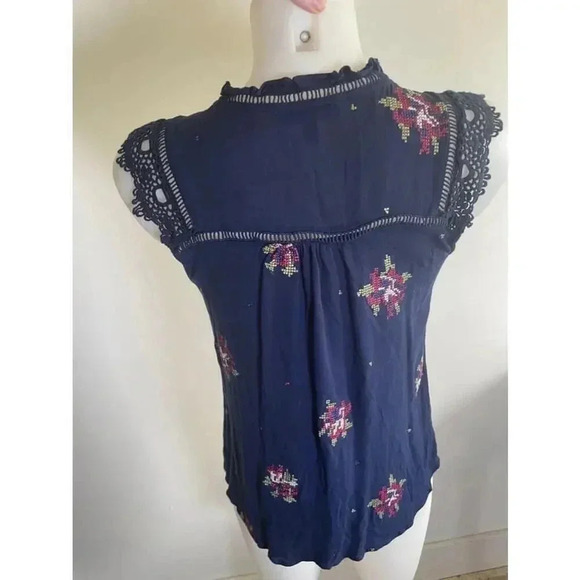 Women's‎ Pale Sky Blue Floral Embroidered Sleeveless Top Size S Stitch Fix 0072 - Picture 7 of 11